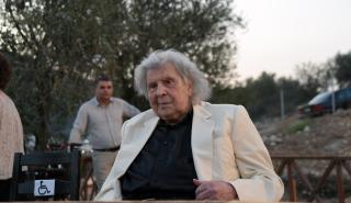 Χανιά: Προετοιμασίες για την ταφή του Μίκη Θεοδωράκη - Εντός της ημέρας οι λεπτομέρειες