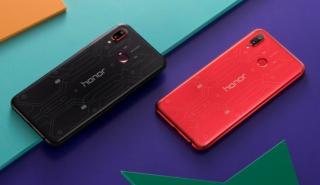 Έφτασε στην Ευρώπη το Honor Play (pics)