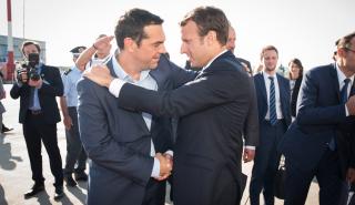 Επαφές στο Παρίσι, εσωκομματικές βολές στην Αθήνα
