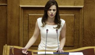 Αχτσιόγλου: Οι σημερινοί πανηγυρισμοί για την οικονομία, επιβεβαιώνουν την πολιτική απελπισία της κυβέρνησης