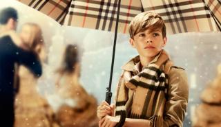Η Burberry δεν θα ξανακάψει τα απούλητα προϊόντα της