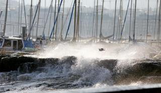 Γαλλία: Χωρίς ρεύμα εκατοντάδες χιλιάδες νοικοκυριά λόγω κακοκαιρίας