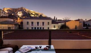 Σύγχρονο διαμέρισμα 1,1 εκατ. στην πιο ιστορική γειτονιά της Αθήνας (pics)