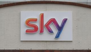 Στην Comcast πέρασαν οι πρώτες μετοχές της Sky