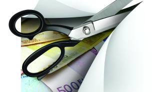 Στα 2,065 δισ ευρώ το κόστος από την μη εφαρμογή των περικοπών στις συντάξεις