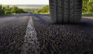 Χαμηλή πίεση στα ελαστικά αυτοκινήτου σημαίνει κατανάλωση επιπλέον 3 δισ. λίτρων καυσίμων ετησίως στην Ευρώπη