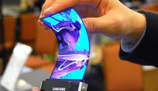 Έρχεται κινητό που... διπλώνει από την Samsung