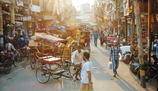 Εξαήμερο lockdown στο Δελχί - Νέο ρεκόρ κρουσμάτων COVID-19