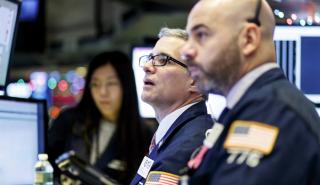 Εντυπωσιακή ανατροπή στην Wall Street – «Βυθίστηκαν» οι ευρωπαϊκές αγορές