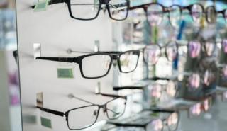ΙΣΑ: Μηνυτήρια αναφορά για εξετάσεις από οπτικούς που πρέπει να γίνονται από οφθαλμιάτρους