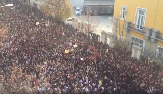 Συγκρούσεις σε διαδήλωση στα Τίρανα κατά του τουριστικού σχεδίου της οικογένειας Τραμπ