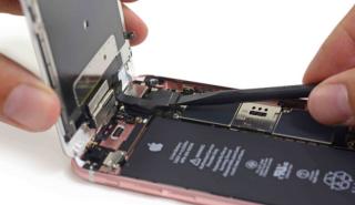 11 εκατ. μπαταρίες παλιών iPhone αντικατέστησε η Apple το 2018