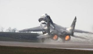 Ρωσία: Όποια χώρα προσφέρει αεροδρόμια στην Ουκρανία θα θεωρηθεί εμπλεκόμενη στη σύγκρουση