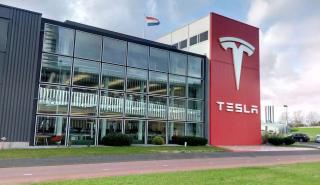 Κατά 7% μειώνει το προσωπικό της Tesla o Έλον Μασκ