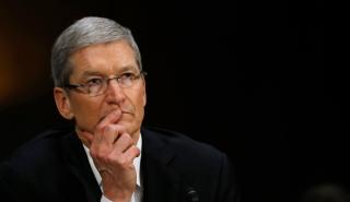 Σε ελεύθερη πτώση η μετοχή της Apple