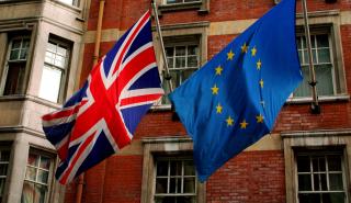 Guardian: Ορατό το ενδεχόμενο αναβολής του Brexit έως το 2021