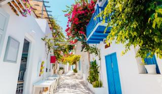 18-24 TRAVEL: Στο επίκεντρο οι Κυκλάδες το 2019