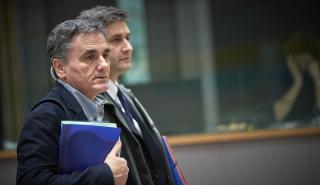 «Πράσινο φως» για ελληνικό προϋπολογισμό, αλλά και «καμπανάκια» από τους δανειστές