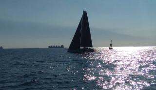Στη θάλασσα της Βαρκελώνης με το ρολόι της Garmin που ξεπερνά τη φαντασία (pics)