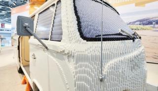Χρειάστηκαν… 400.000 Lego για ένα βανάκι Volkswagen (pics)