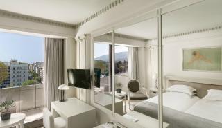 Το NJV Athens Plaza αναδεικνύει τον Εθνικό Κήπο (pics)