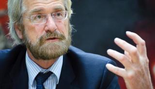 Υπέρ της παράτασης του QE τάσσεται ο Πίτερ Πρατ