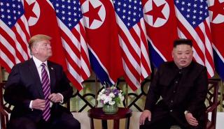 Συνάντηση Τραμπ – Κιμ: Αντάλλαξαν θερμή χειραψία (pic&vid)