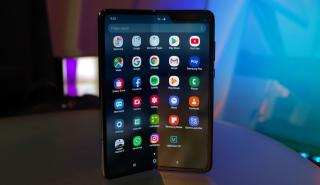 Προβλήματα για το αναδιπλούμενο Galaxy Fold της Samsung 