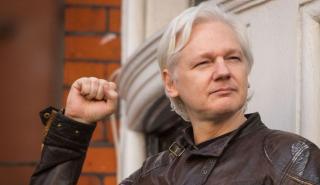 WikiLeaks: Δικαστήριο του Ισημερινού αποφάσισε να αφαιρεθεί η υπηκοότητα από τον Τζούλιαν Ασάνζ