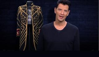 Γιατί ο Ρουβάς, η Φουρέιρα και ο SNIK χαρίζουν προσωπικά τους αντικείμενα;