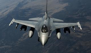 Ολλανδία: Έστειλε τα πρώτα F-16 στη Ρουμανία για την εκπαίδευση Ουκρανών πιλότων