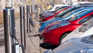 Δεν φτάνουν οι φορτιστές για τα ηλεκτρικά οχήματα στο Όσλο