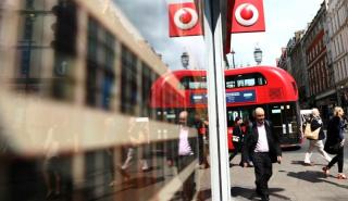 Vodafone: Κόβει 11.000 θέσεις εργασίας - Ο μαζικότερος γύρος απολύσεων στην ιστορία της