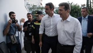 Στο Συντονιστικό της Πυροσβεστικής ο Κυριάκος Μητσοτάκης