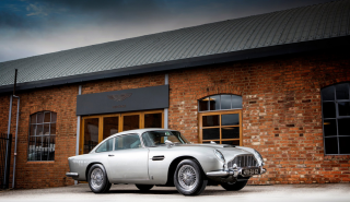 Πουλήθηκε 6,4 εκατ. δολάρια η θρυλική Aston Martin DB5 του Τζέιμς Μποντ