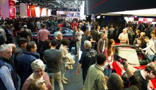 Kενές οι μισές αίθουσες της Έκθεσης Αυτοκινήτου της Φρανκφούρτης