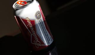 Budweiser: Κάνει «άνοιγμα» στην Ασία αλλά βρίσκει «απέναντι» τις τοπικές μπύρες