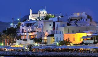 Πάρος: Συνεχίζεται η θεαματική άνοδος σε αφίξεις τουριστών