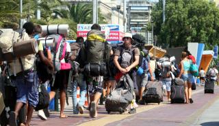 Έσπασαν το φράγμα των 2 δισ. οι τουριστικές εισπράξεις τον Ιούνιο