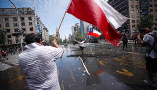 Χιλή: Δημοσκόπηση δείχνει ότι η Γιανέτ Χάρα χάνει από τη Δεξιά