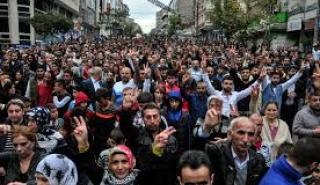 Ιράκ: Κούρδοι διαδηλώνουν στην Αρμπίλ κατά της ιρανικής ηγεσίας και υπέρ των δικαιωμάτων των γυναικών