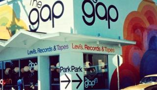 Gap: H άνοδος και η πτώση του εμβληματικού brand των ΗΠΑ