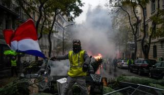 Γαλλία: Ένας χρόνος κινητοποιήσεων για τα «Κίτρινα Γιλέκα»