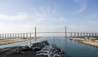 Ερυθρά Θάλασσα: Τα έσοδα της Διώρυγας του Σουέζ μειώθηκαν 40% μετά τις επιθέσεις των Χούθι