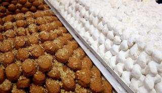 Πόσο κοστίζουν μελομακάρονα και κουραμπιέδες