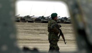 Ο διοικητής των αμερικανικών δυνάμεων στο Αφγανιστάν προειδοποιεί τους Ταλιμπάν με αεροπορικές επιδρομές