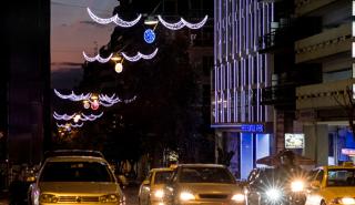 Η ΔΕΗ στολίζει για πρώτη φορά την Χαλκοκονδύλη και την 3ης Σεπτεμβρίου (pics)