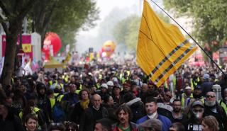 Οι Γάλλοι έμποροι ανησυχούν για τις απεργιακές κινητοποιήσεις ενόψει των εορτών