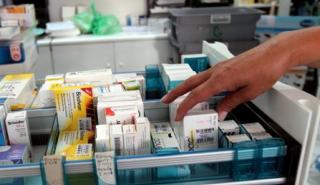 Ελλείψεις φαρμάκων: Υποεφοδιασμό της αγοράς και παράνομες εξαγωγές «δείχνουν» οι φαρμακαποθηκάριοι