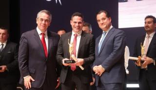 Η DUST+CREAM τιμήθηκε με το βραβείο Αναπτυσσόμενης Μ.Μ.Ε. του ΕΒΕΑ
